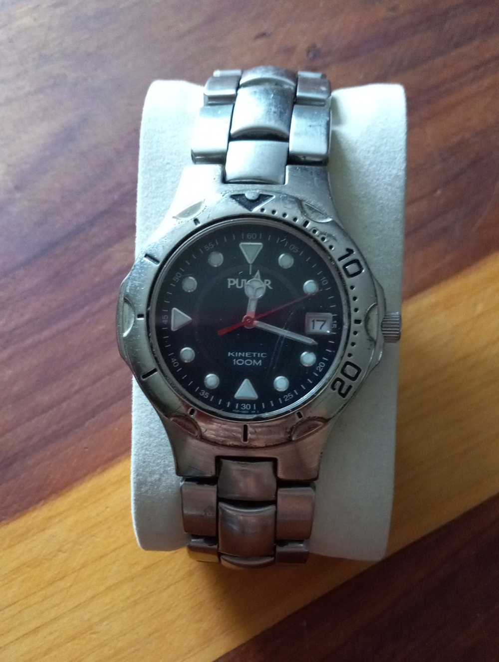 Pulsar Kinetic YT57-0B00 Stainless Steel Watch with Black Dial